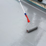 Etanchéité liquide mono composant pour des surfaces verticales et horizontales